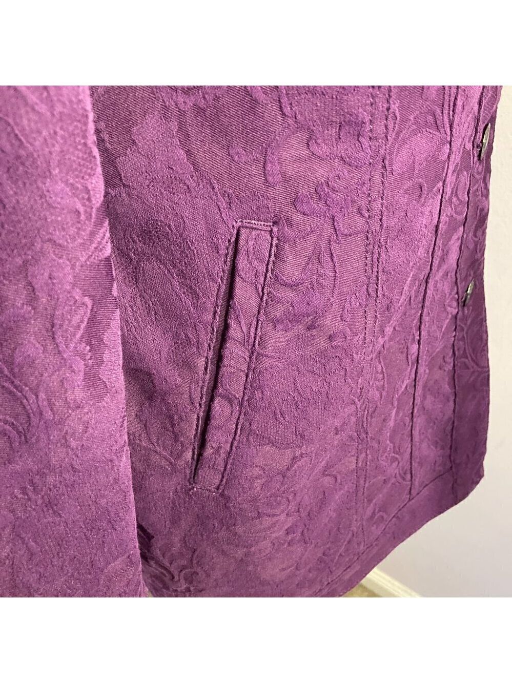 Chico's Jacket, EUC, Size 0(S-4) - Picture 5 of 12